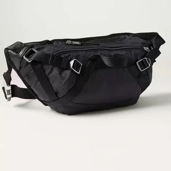 Athleta NWT Excursion Waistbag Everywhere Stowaway Fanny Pack Bag Black - Picture 2 of 13